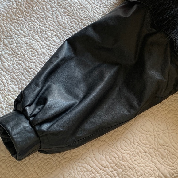 VINTAGE FINLAND FOX FUR BLACK WITH DETACHABLE LEATHER SLEEVES BOMBER VEST - Picture 7 of 15